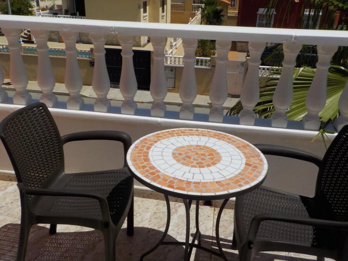 Вілла Casa La Zenia Elite Townhouse With Shared Pool And 10 Minutes Walk To Beach Оріуела Екстер'єр фото