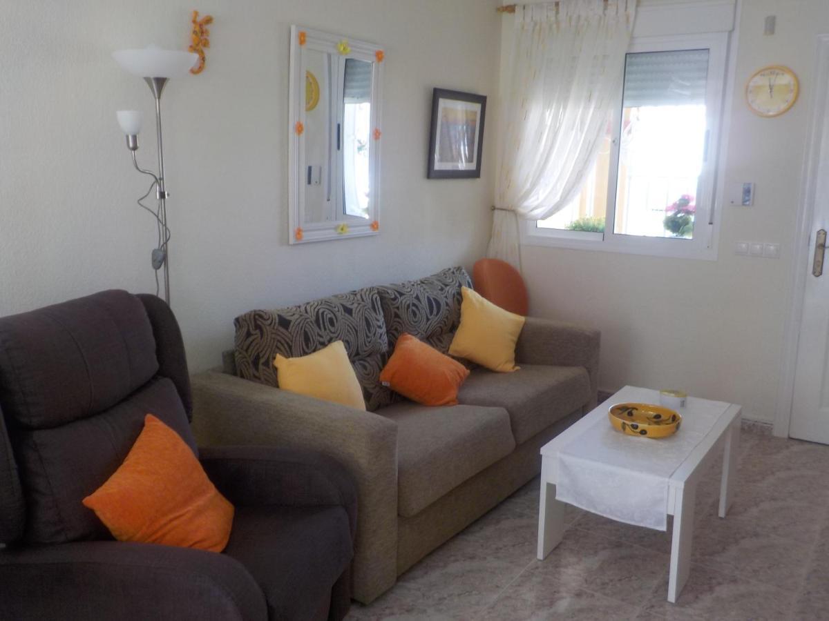 Вілла Casa La Zenia Elite Townhouse With Shared Pool And 10 Minutes Walk To Beach Оріуела Екстер'єр фото